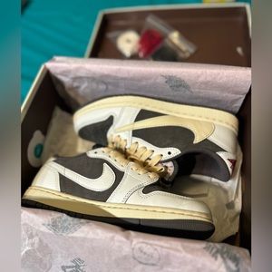 Travis Scott Reverse Mocha